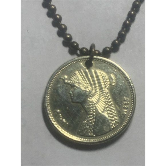 2012 Egypt 50 Piastre Egyptian Queen Cleopatra Cairo Pharaoh Coin Pendant - Picture 1 of 4